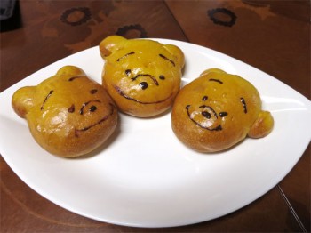 クマのプーサンのパンプキンパン