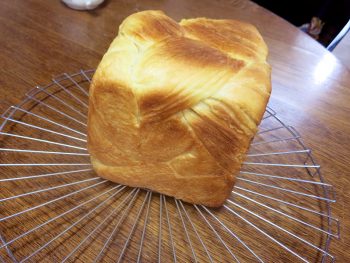 デニッシュ食パン