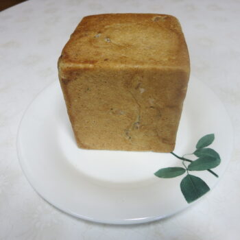 ライ・ナッツの食パン（キューブ型）